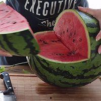 鲨鱼吃瓜头像可爱,萌态可掬，带你领略海洋萌宝的趣味瞬间